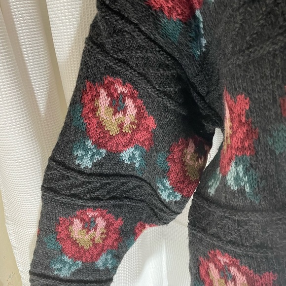 Eddie Bauer sweater black and multicolored floral print - Picture 6 of 9